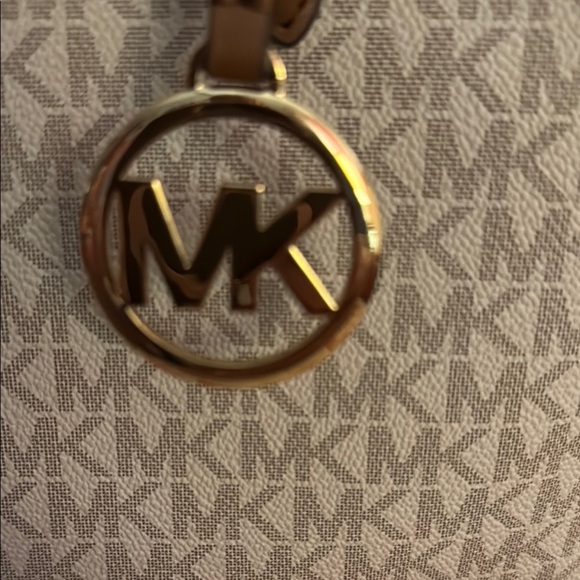 3 Michael Kors Brown and Cream bags - Picture 11 of 15